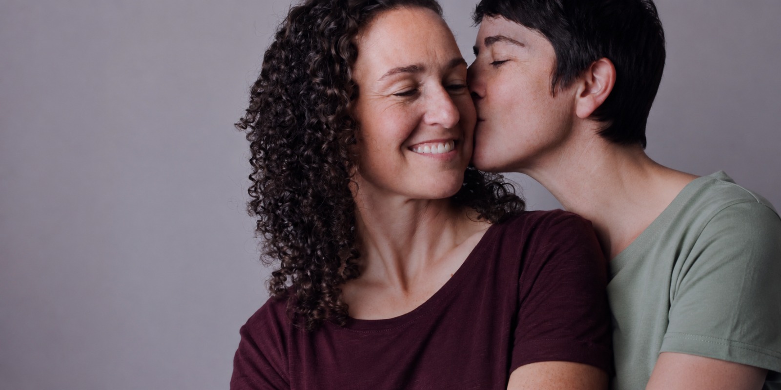 Como casais homoafetivos femininos podem realizar o sonho da maternidade?
